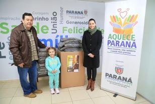 Paraná Projetos realizou a entrega dos cobertores arrecadados por seus colaboradores