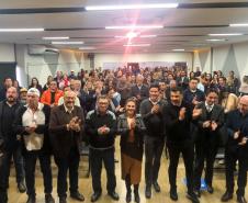 trabalhadores publico reunidos para uma foto 