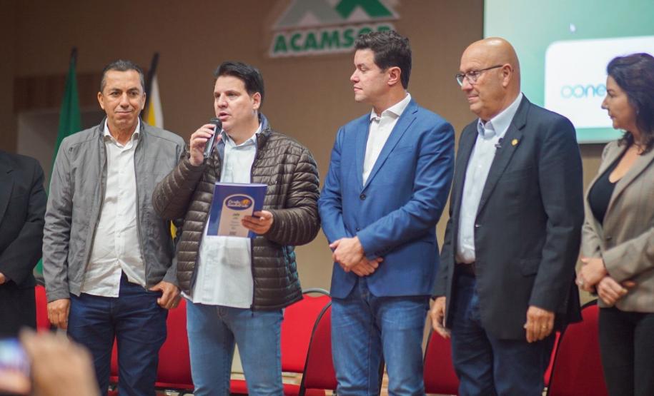 Palestrante apresentado seu projeto