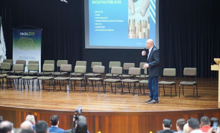 Palestrante apresentado seu projeto