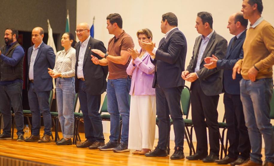 Representantes do projeto no palco