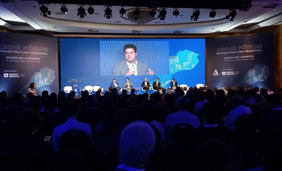 Parcerias e concessões do Paraná são apresentadas em evento da área em Minas Gerais