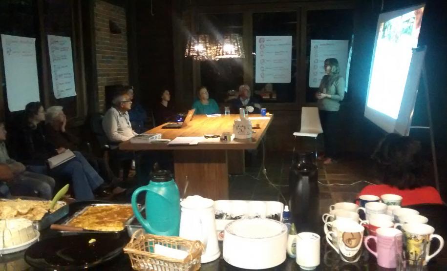 Construção participativa de ações para o fortalecimento do roteiro de turismo rural Caminhos de Guajuvira em Araucária Construção participativa de ações para o fortalecimento do roteiro de turismo rural Caminhos de Guajuvira em Araucária