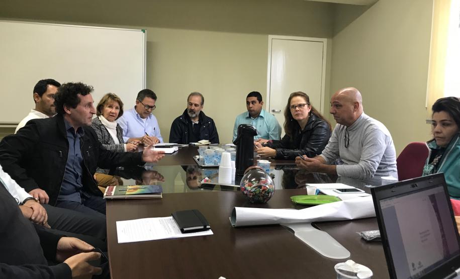 "Paraná Projetos realiza apresentação ao Prefeito de Piraquara" "Paraná Projetos realiza apresentação ao Prefeito de Piraquara"