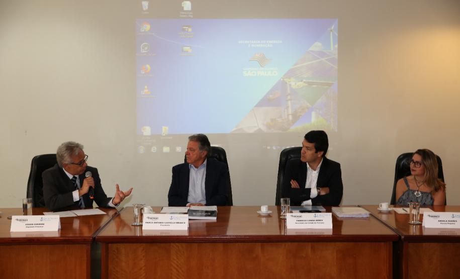 Angra Doce Paraná no Fórum Náutico Paulista Angra Doce Paraná no Fórum Náutico Paulista