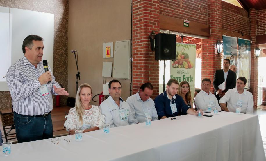 Paraná Projetos entrega plano de desenvolvimento do Vale do Ivaí.