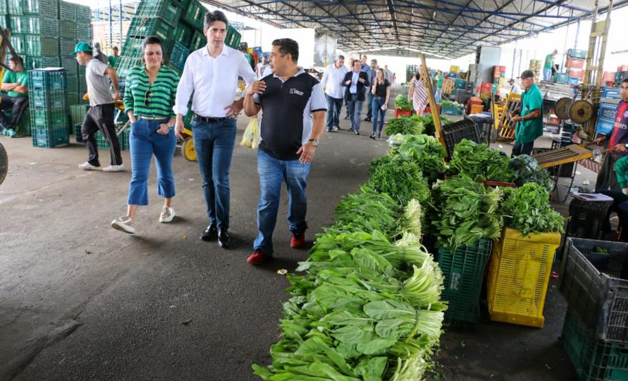 Secretário do Planejamento e o Superintendente do Paraná Projetos visitam CEASA Curitiba. Secretário do Planejamento e o Superintendente do Paraná Projetos visitam CEASA Curitiba.